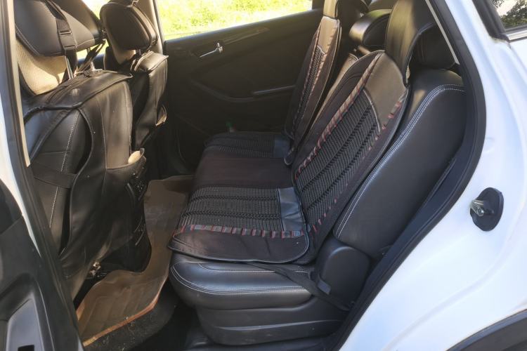 Used Dongfeng Fengon 580 2016 Revised Version 1.5T CVT Luxury Edition Left Rear Seat