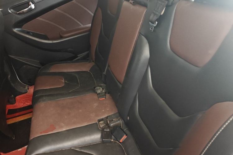 Used Dongfeng Fengon 580 2016 1.5T Manual Luxury Edition Left Rear Seat