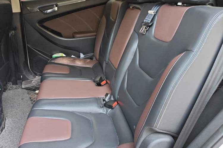Used Dongfeng Fengon 580 2016 1.5T Manual Luxury Edition Left Rear Seat