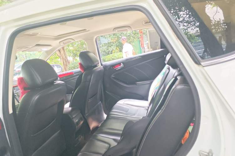 Used Dongfeng Fengon 580 2016 1.8L Manual Comfort Model Left Rear Seat
