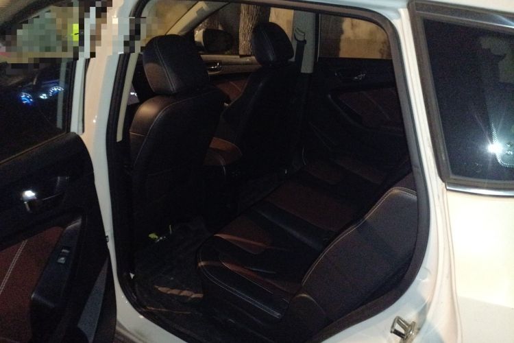 Used Dongfeng Fengon 580 2016 1.5T Manual Luxury Edition Left Rear Seat