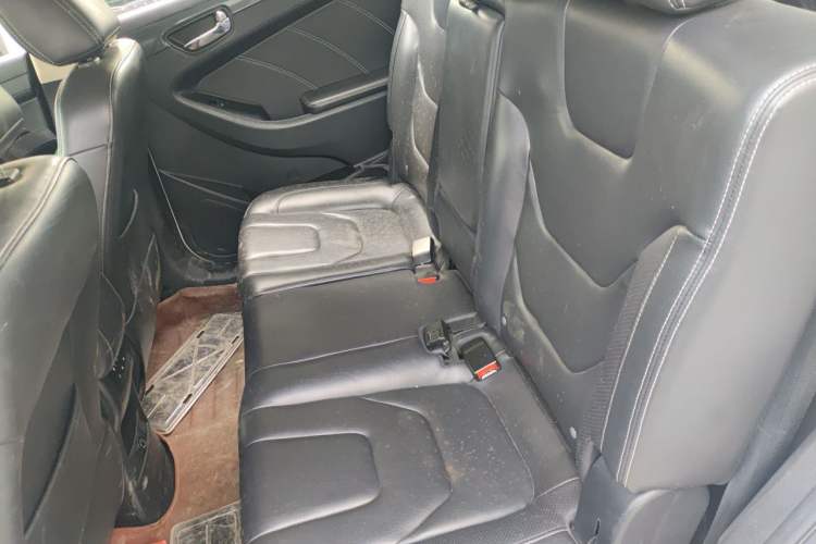 Used Dongfeng Fengon 580 2016 1.5T Manual Luxury Edition Left Rear Seat