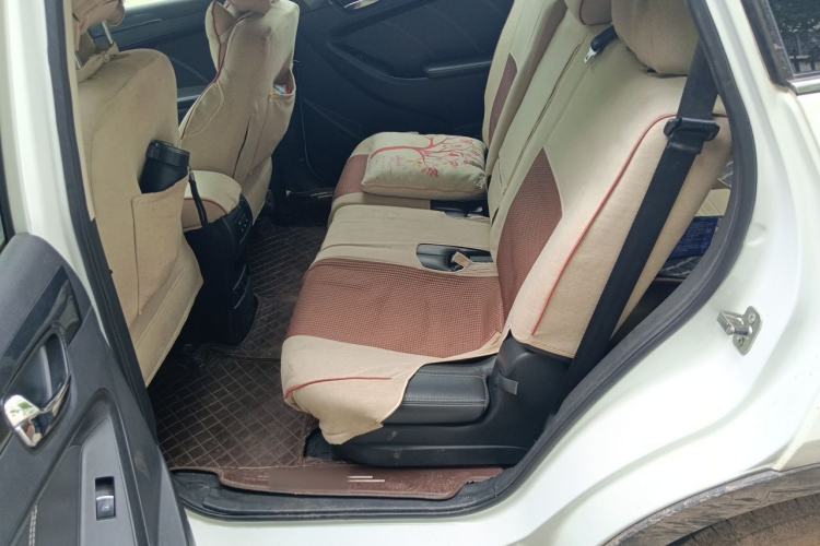 Used Dongfeng Fengon 580 2016 1.5T Manual Luxury Edition Left Rear Seat