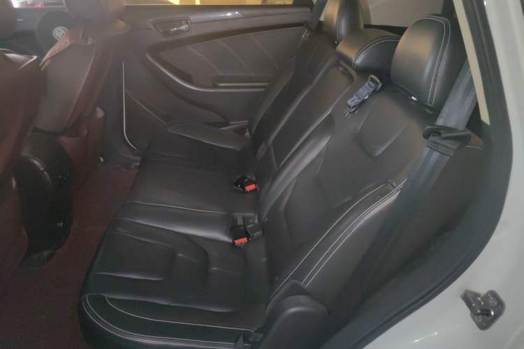 Used Dongfeng Fengon 580 2016 1.5T Manual Comfort Model Left Rear Seat