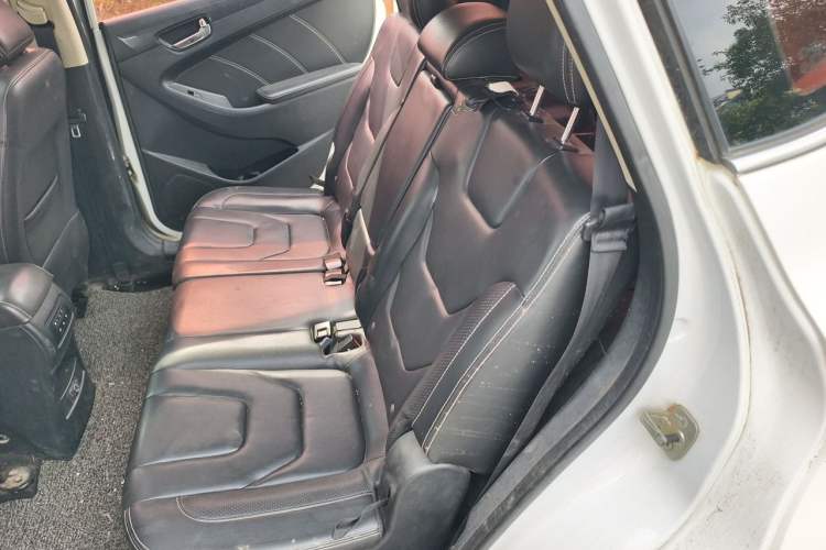 Used Dongfeng Fengon 580 2016 1.8L Manual Comfort Model Left Rear Seat