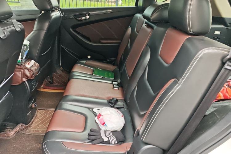 Used Dongfeng Fengon 580 2016 Revised Version 1.5T CVT Luxury Edition Left Rear Seat