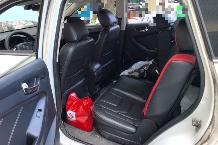 Used Dongfeng Fengon 580 2016 1.5T Manual Luxury Edition Left Rear Seat