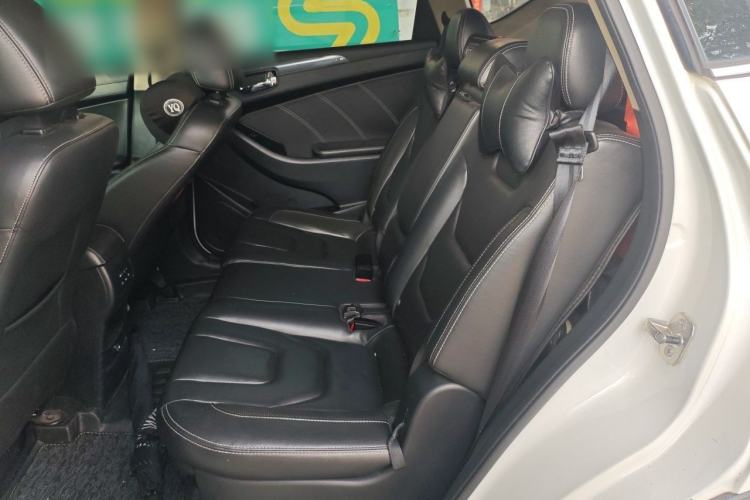 Used Dongfeng Fengon 580 2016 Revised Version 1.5T CVT Luxury Edition Left Rear Seat