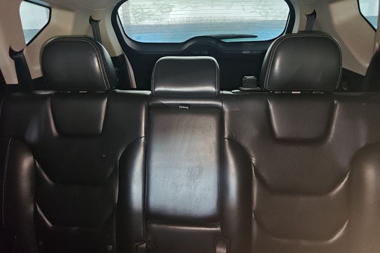 Used Dongfeng Fengon 580 2016 1.5T Manual Luxury Edition Left Rear Seat