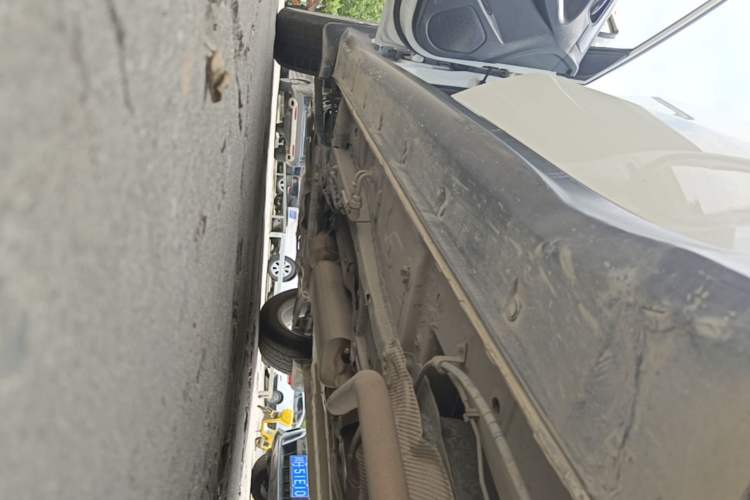Used Dongfeng Fengon 580 2016 1.8L Manual Comfort Model Left Side Sill