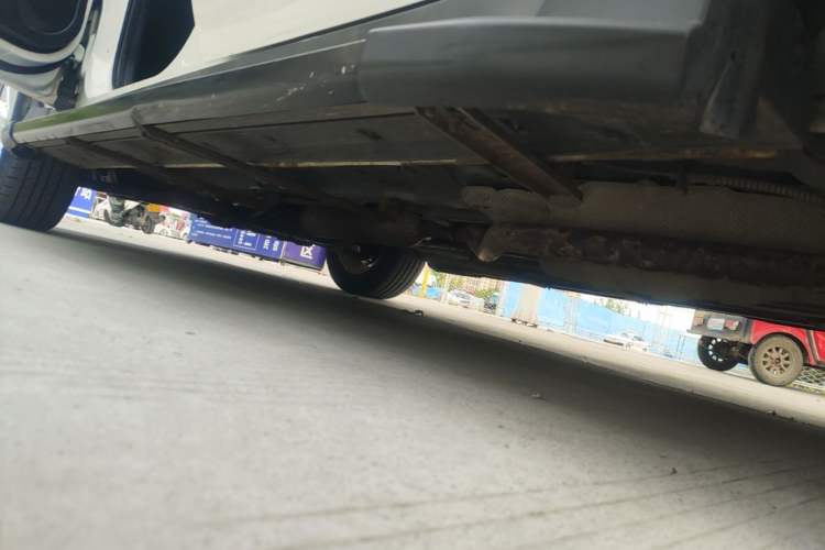 Used Dongfeng Fengon 580 2016 Revised Version 1.5T CVT Comfort Edition Left Side Sill