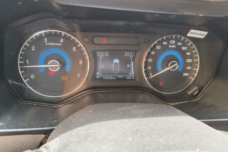 Used Dongfeng Fengon 580 2016 1.5T Manual Luxury Edition Odometer Close Up