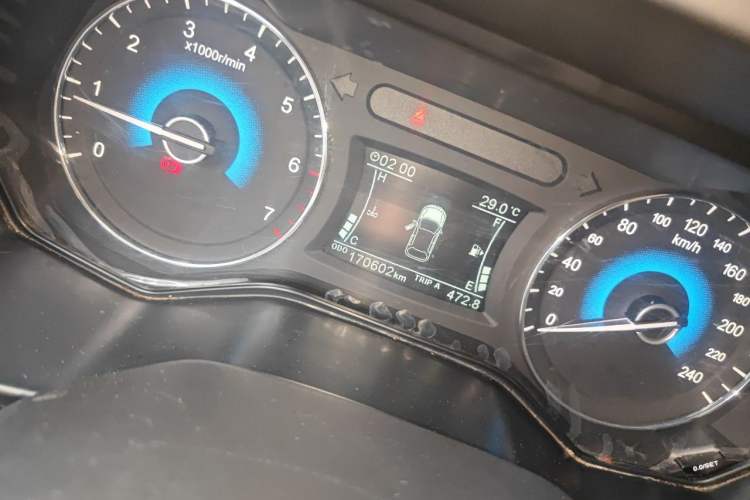 Used Dongfeng Fengon 580 2016 1.5T Manual Luxury Edition Odometer Close Up