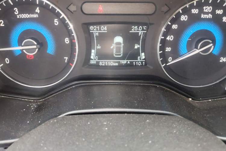 Used Dongfeng Fengon 580 2016 1.8L Manual Comfort Model Odometer Close Up
