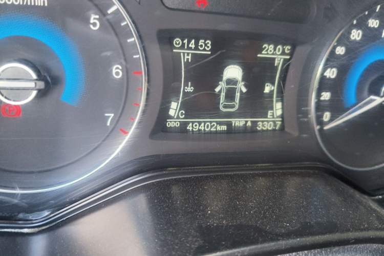 Used Dongfeng Fengon 580 2016 1.8L Manual Comfort Model Odometer Close Up