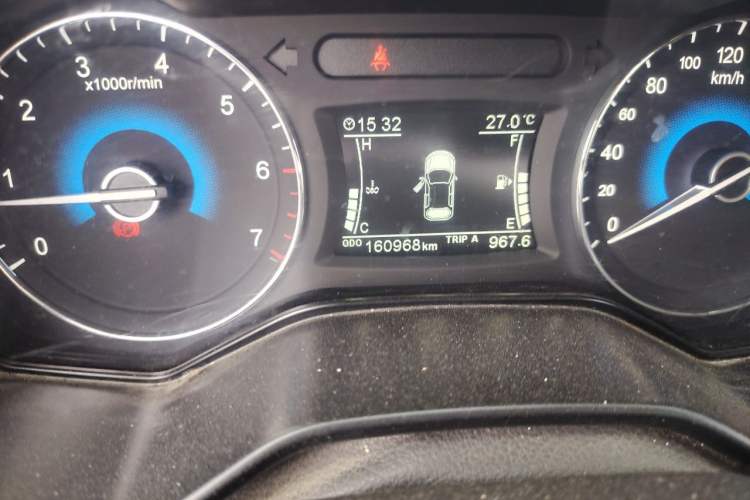Used Dongfeng Fengon 580 2016 1.8L Manual Comfort Model Odometer Close Up