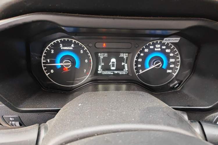 Used Dongfeng Fengon 580 2016 1.5T Manual Luxury Edition Odometer Close Up