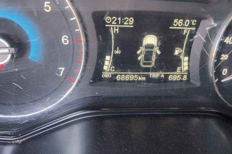 Used Dongfeng Fengon 580 2016 1.5T Manual Luxury Edition Odometer Close Up