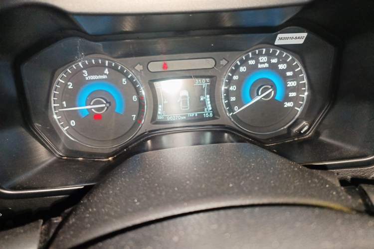 Used Dongfeng Fengon 580 2016 1.5T Manual Luxury Edition Odometer Close Up