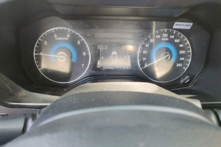 Used Dongfeng Fengon 580 2016 1.8L Manual Comfort Model Odometer Close Up