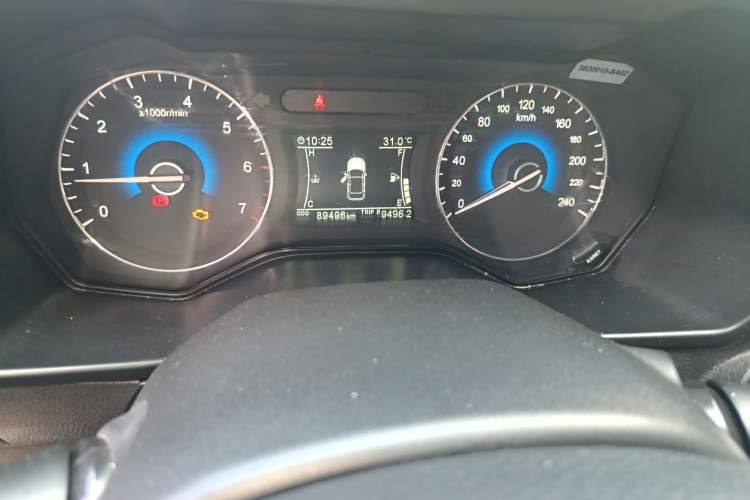 Used Dongfeng Fengon 580 2016 1.5T Manual Luxury Edition Odometer Close Up