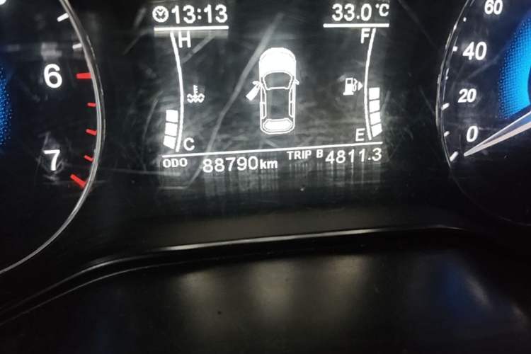 Used Dongfeng Fengon 580 2016 1.5T Manual Luxury Edition Odometer Close Up
