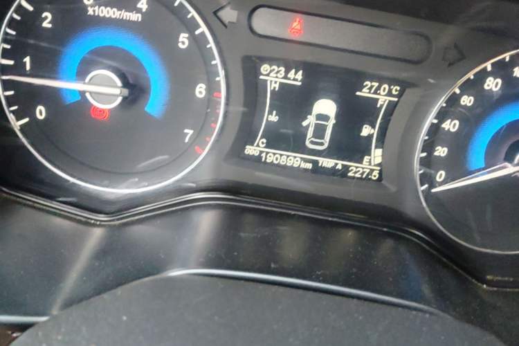 Used Dongfeng Fengon 580 2016 1.5T Manual Luxury Edition Odometer Close Up
