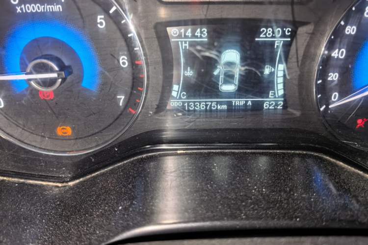 Used Dongfeng Fengon 580 2016 1.5T Manual Luxury Edition Odometer Close Up