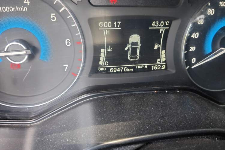 Used Dongfeng Fengon 580 2016 1.5T Manual Luxury Edition Odometer Close Up