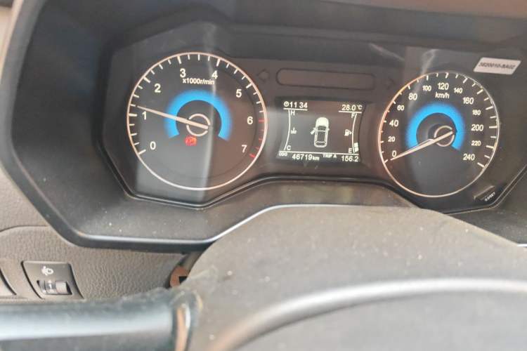 Used Dongfeng Fengon 580 2016 1.5T Manual Luxury Edition Odometer Close Up