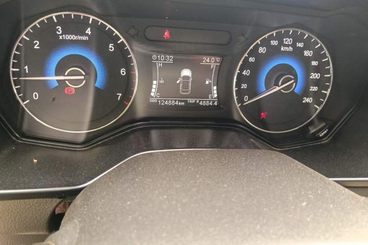 Used Dongfeng Fengon 580 2016 1.5T Manual Luxury Edition Odometer Close Up