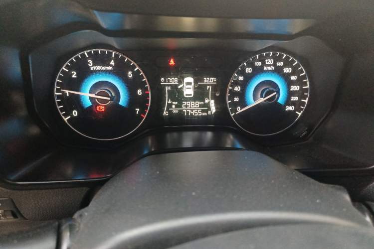Used Dongfeng Fengon 580 2016 1.8L Manual Comfort Model Odometer Close Up