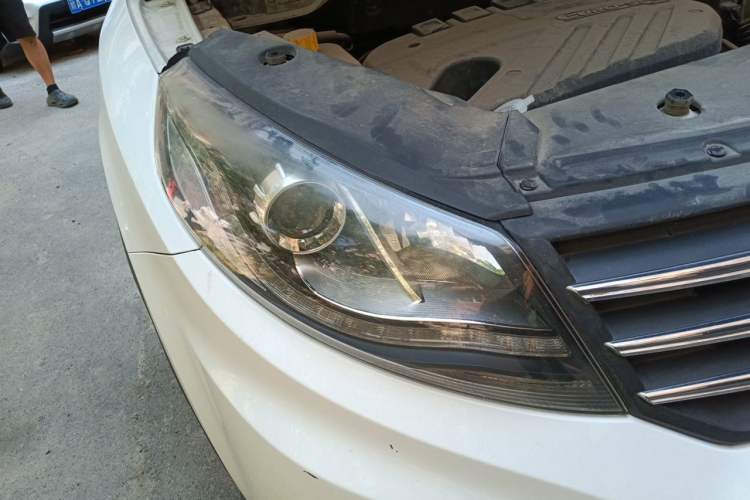 Used Dongfeng Fengon 580 2016 Revised Version 1.5T CVT Luxury Edition Right Front Headlight