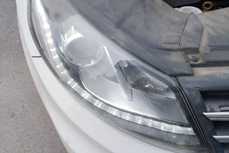 Used Dongfeng Fengon 580 2016 1.8L Manual Comfort Model Right Front Headlight