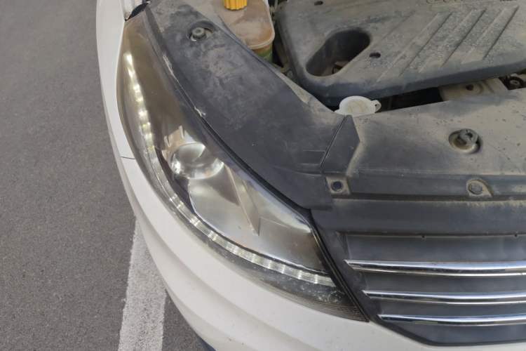 Used Dongfeng Fengon 580 2016 1.5T Manual Comfort Model Right Front Headlight