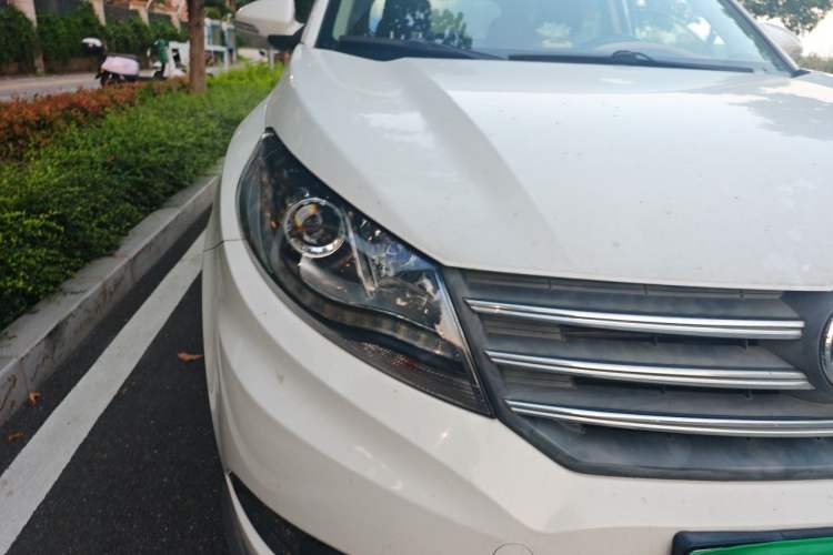 Used Dongfeng Fengon 580 2016 1.5T Manual Luxury Edition Right Front Headlight