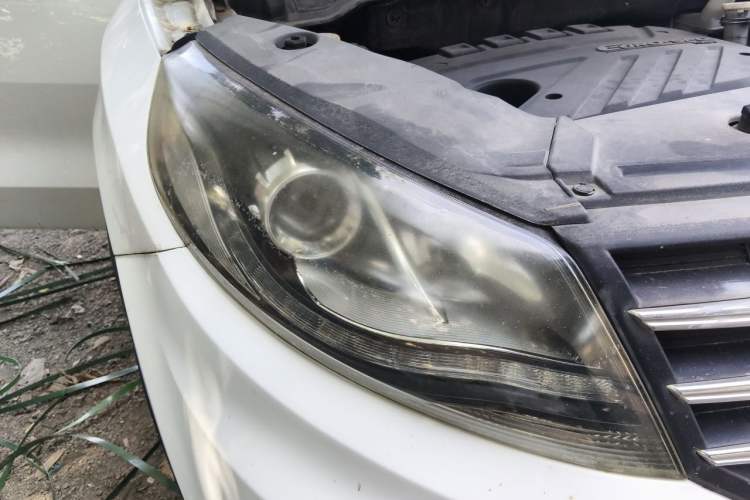 Used Dongfeng Fengon 580 2016 1.5T Manual Luxury Edition Right Front Headlight