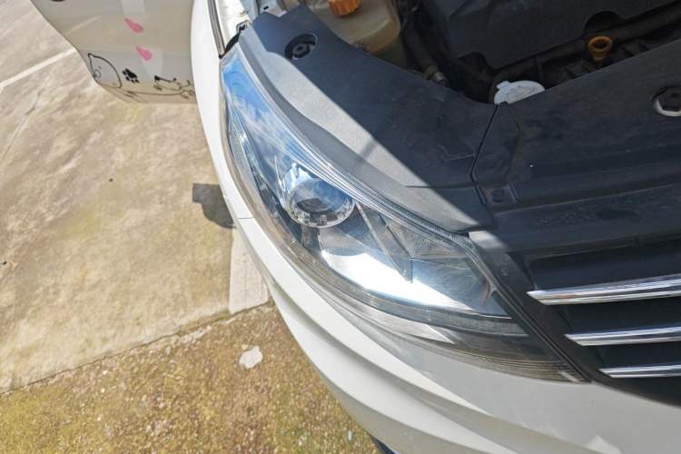 Used Dongfeng Fengon 580 2016 1.8L Manual Comfort Model Right Front Headlight