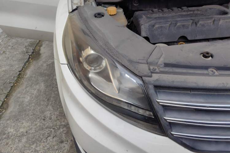 Used Dongfeng Fengon 580 2016 1.8L Manual Comfort Model Right Front Headlight