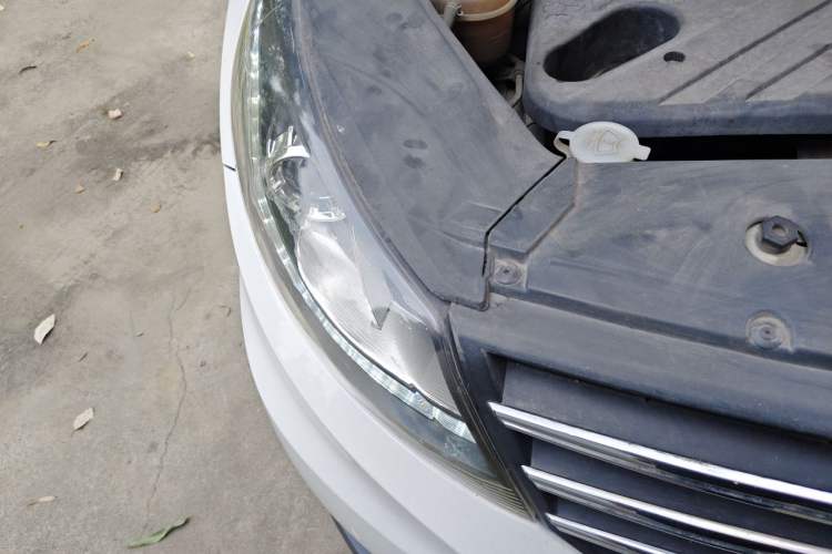 Used Dongfeng Fengon 580 2016 1.5T Manual Luxury Edition Right Front Headlight
