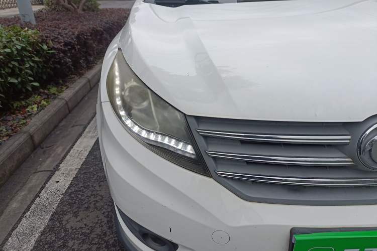 Used Dongfeng Fengon 580 2016 1.5T Manual Luxury Edition Right Front Headlight