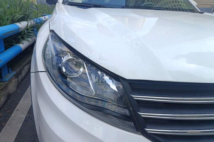 Used Dongfeng Fengon 580 2016 1.5T Manual Luxury Edition Right Front Headlight