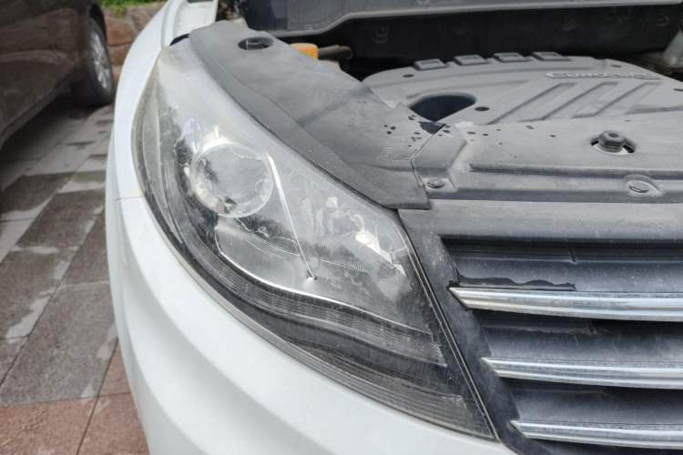 Used Dongfeng Fengon 580 2016 1.5T Manual Luxury Edition Right Front Headlight