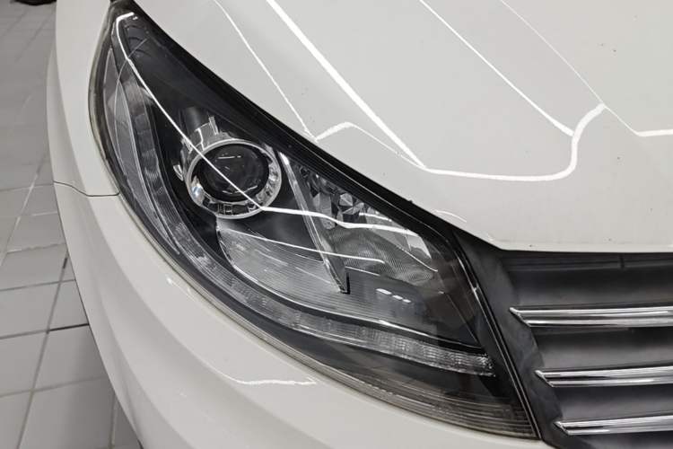 Used Dongfeng Fengon 580 2016 1.5T Manual Luxury Edition Right Front Headlight