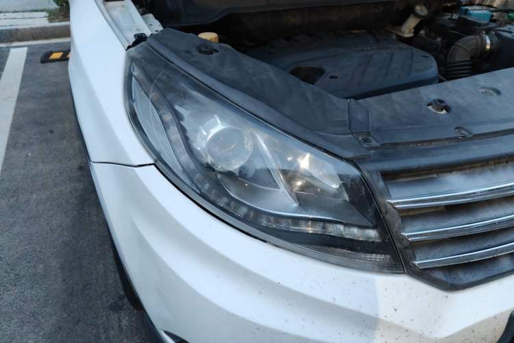 Used Dongfeng Fengon 580 2016 Revised Version 1.5T CVT Luxury Edition Right Front Headlight