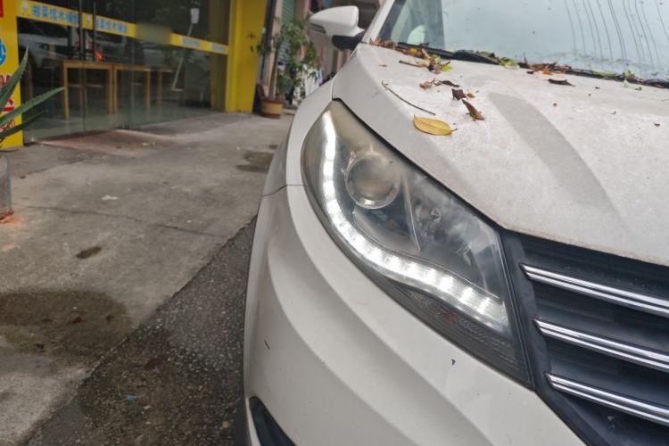 Used Dongfeng Fengon 580 2016 1.5T Manual Luxury Edition Right Front Headlight