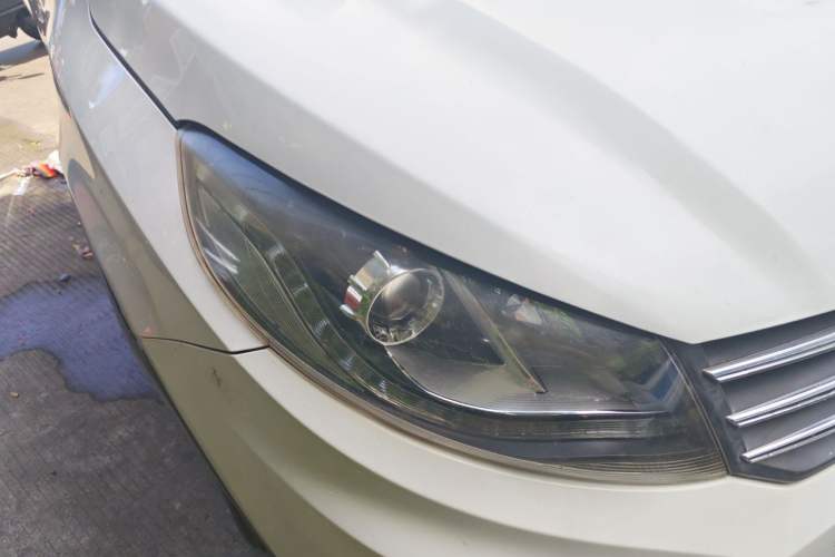 Used Dongfeng Fengon 580 2016 1.8L Manual Comfort Model Right Front Headlight