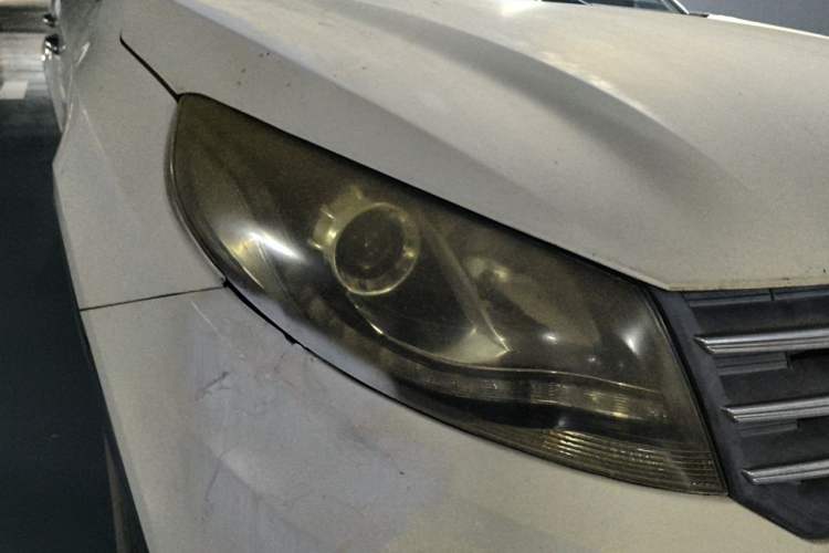 Used Dongfeng Fengon 580 2016 1.5T Manual Luxury Edition Right Front Headlight