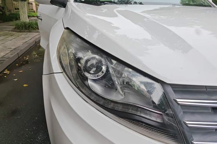 Used Dongfeng Fengon 580 2016 1.8L Manual Comfort Model Right Front Headlight