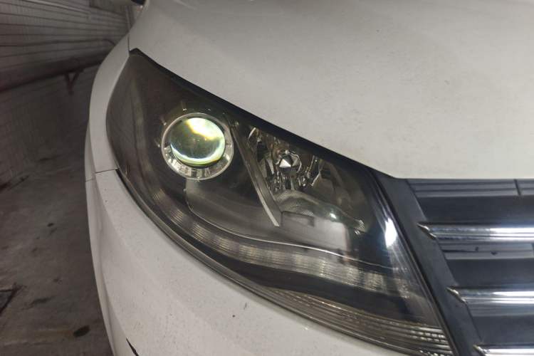 Used Dongfeng Fengon 580 2016 Revised Version 1.5T CVT Luxury Edition Right Front Headlight